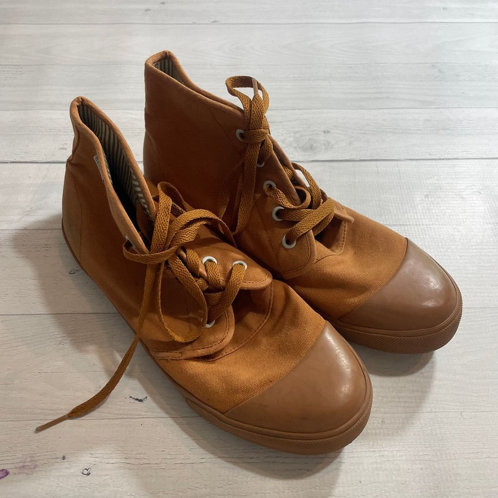 Bangs Sahara sand high top sneakers mens 8.5‎ womens 10
